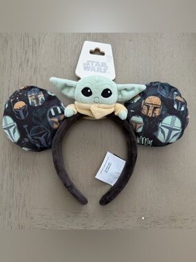 Disney Paris Star Wars The Mandalorian 'Grogu' Plush Ear Headband